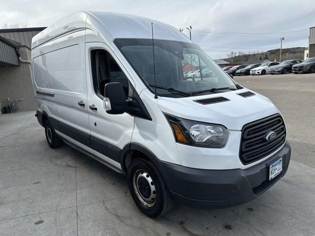 Photo of 2016 Oxford White Ford Transit-250