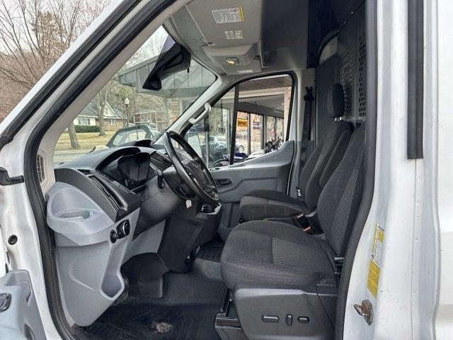 Photo of 2016 Oxford White Ford Transit-250