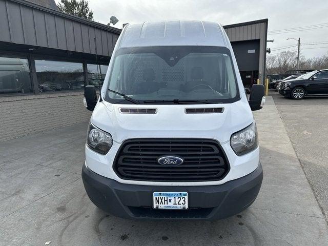 Photo of 2016 Oxford White Ford Transit-250
