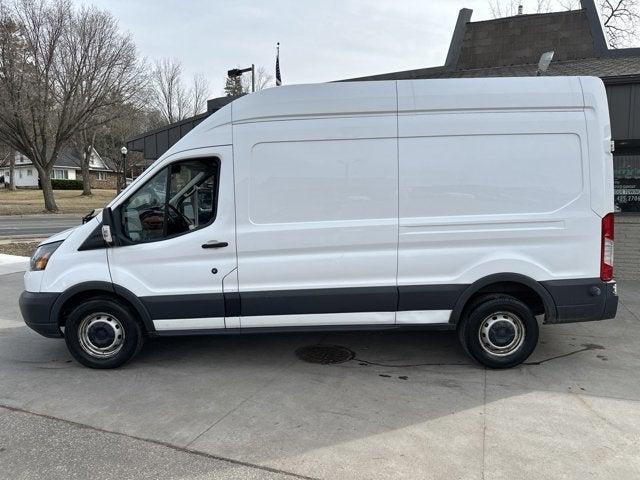 Photo of 2016 Oxford White Ford Transit-250