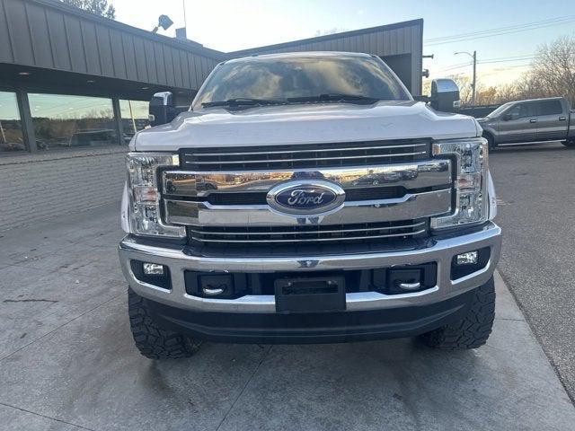 Photo of 2017 Oxford White Ford F-350