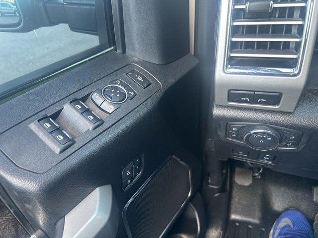 Photo of 2017 Oxford White Ford F-350