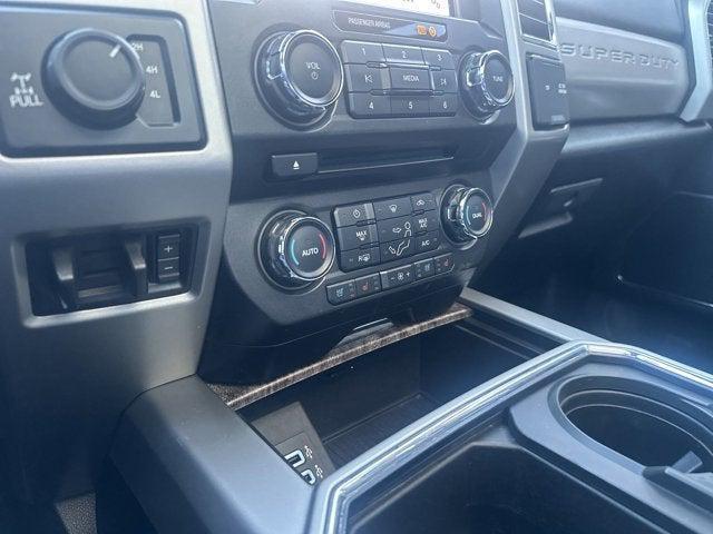 Photo of 2017 Oxford White Ford F-350