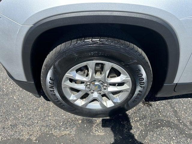 Photo of 2020 Silver Ice Metallic Chevrolet Traverse