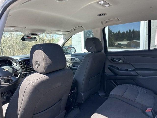 Photo of 2020 Silver Ice Metallic Chevrolet Traverse