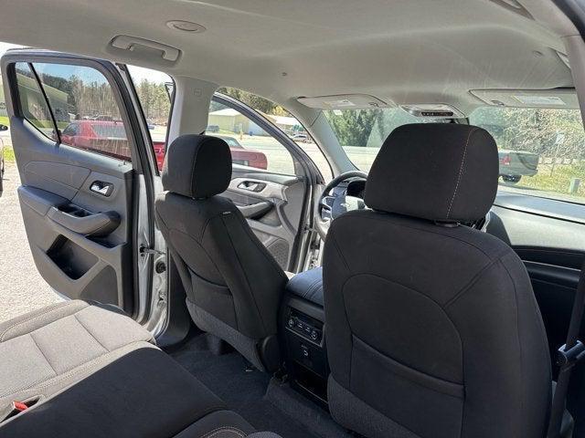 Photo of 2020 Silver Ice Metallic Chevrolet Traverse