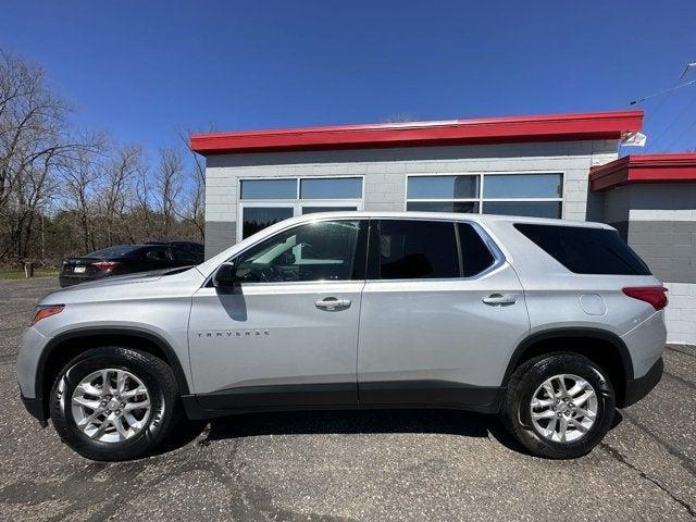 Photo of 2020 Silver Ice Metallic Chevrolet Traverse