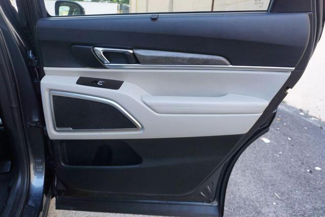Photo of 2020 Gravity Grey Kia Telluride