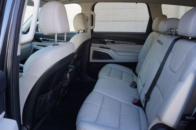 Photo of 2020 Gravity Grey Kia Telluride