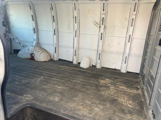 Photo of 2015 Summit White Chevrolet Express 2500