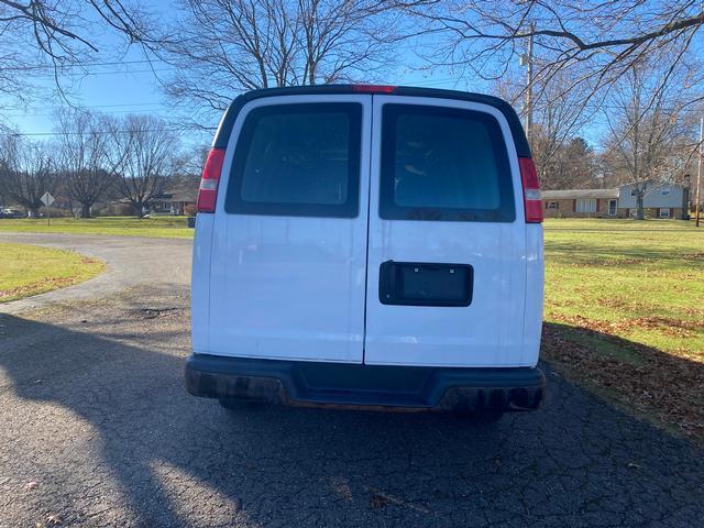 Photo of 2015 Summit White Chevrolet Express 2500