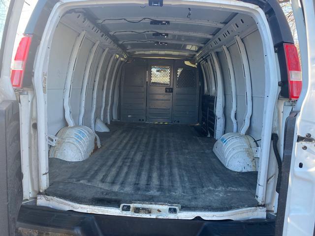 Photo of 2015 Summit White Chevrolet Express 2500