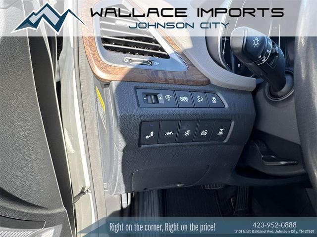 Photo of 2018 Monaco White Hyundai SANTA FE