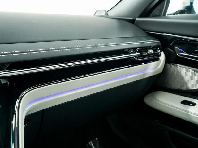 Photo of 2025 Aluminite Silver Aston Martin DB12