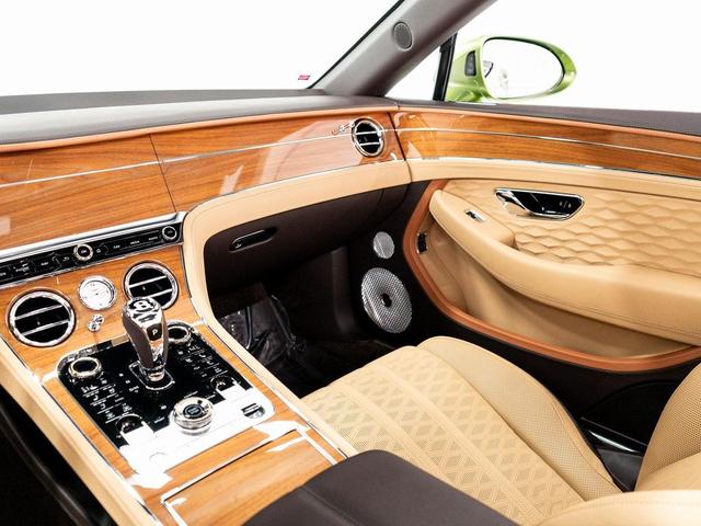 Photo of 2025 Tourmaline Green - by Mulliner Bentley Continental GT