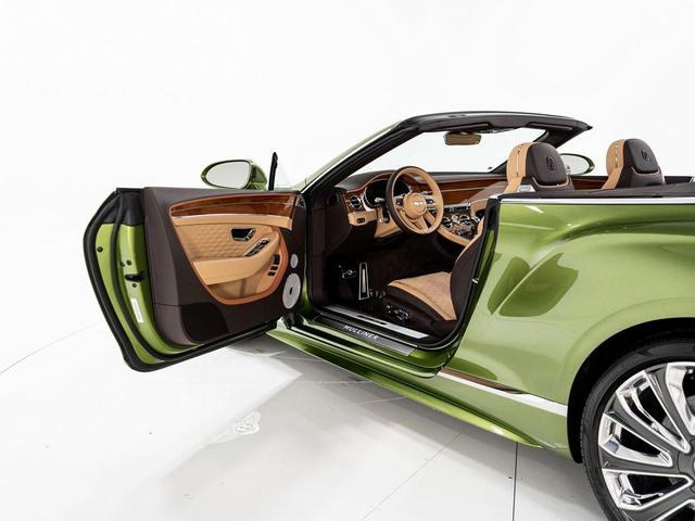Photo of 2025 Tourmaline Green - by Mulliner Bentley Continental GT