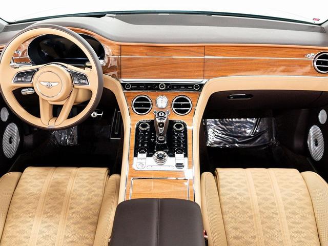 Photo of 2025 Tourmaline Green - by Mulliner Bentley Continental GT