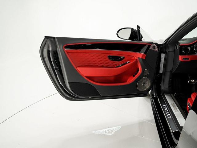 Photo of 2025 Beluga Bentley Continental GT