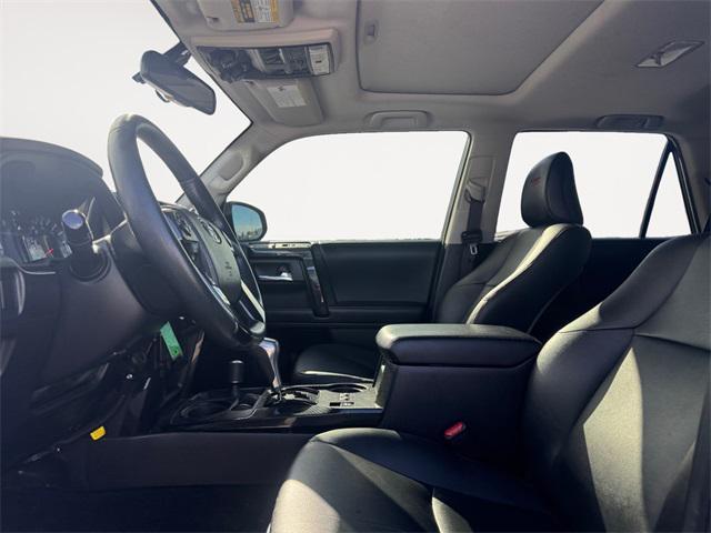 Photo of 2018 Midnight Black Metallic Toyota 4Runner