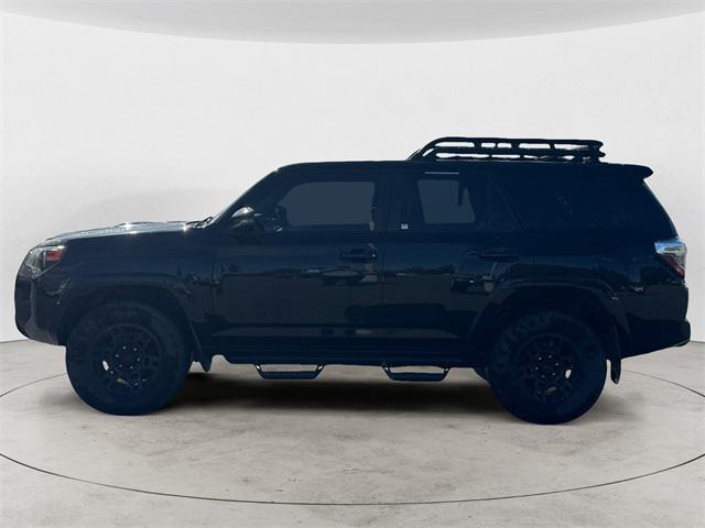 Photo of 2018 Midnight Black Metallic Toyota 4Runner