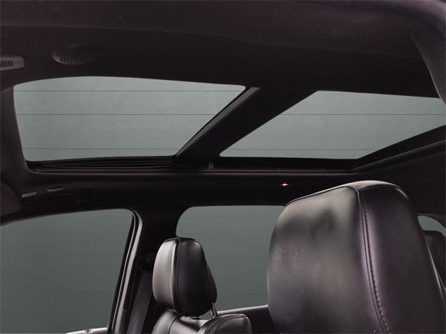 Photo of 2019 Diamond Black Crystal Pearlcoat Jeep Grand Cherokee