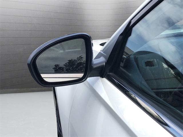 Photo of 2022 Glacier White Nissan Altima