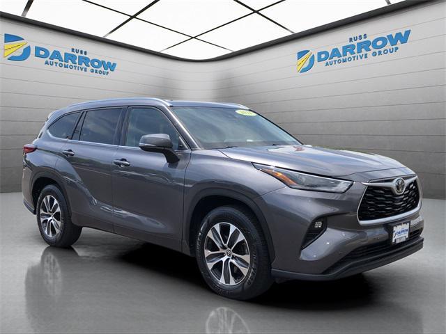 Photo of 2021 Magnetic Gray Metallic Toyota Highlander