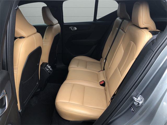 Photo of 2019 Osmium Gray Metallic Volvo XC40