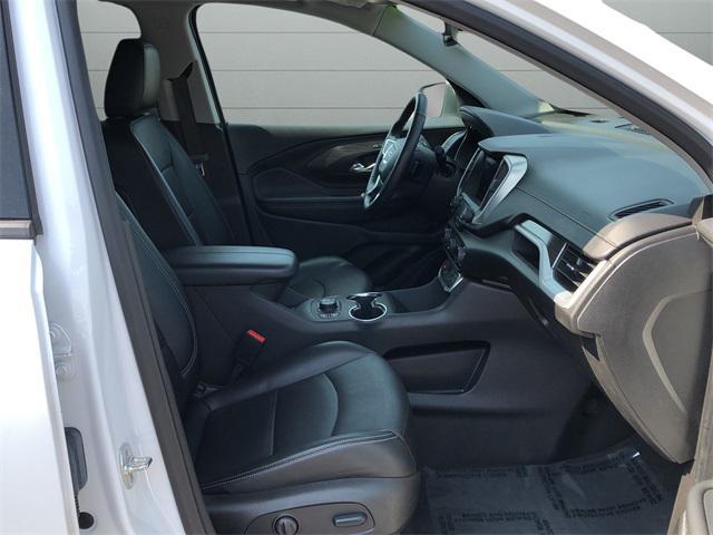 Photo of 2024 Summit White GMC Terrain