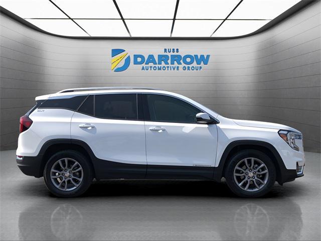 Photo of 2024 Summit White GMC Terrain