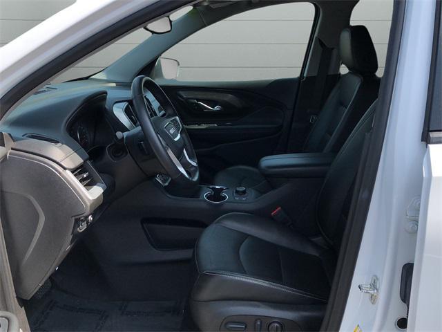 Photo of 2024 Summit White GMC Terrain