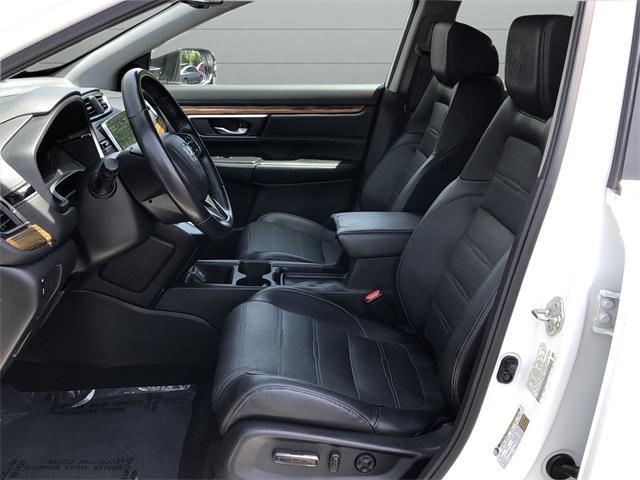 Photo of 2017 White Diamond Pearl Honda CR-V