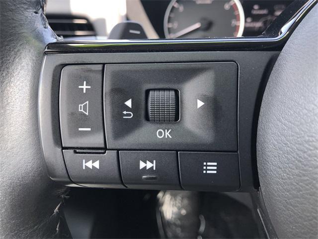 Photo of 2021 Pearl White Tricoat Nissan Rogue