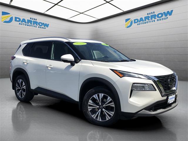 Photo of 2021 Pearl White Tricoat Nissan Rogue