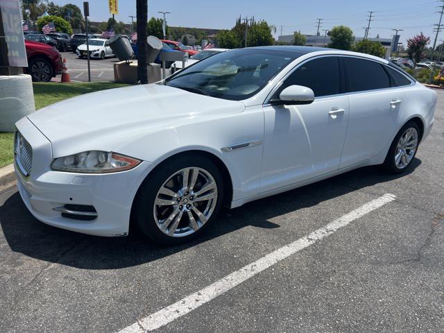 Photo of 2013 Polaris White Jaguar XJ