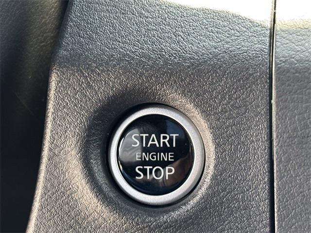 Photo of 2025 Gray Nissan Frontier