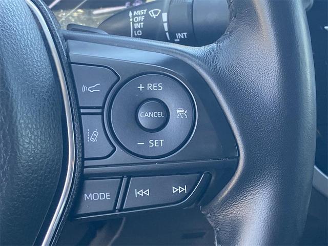 Photo of 2020 Super White Toyota Camry
