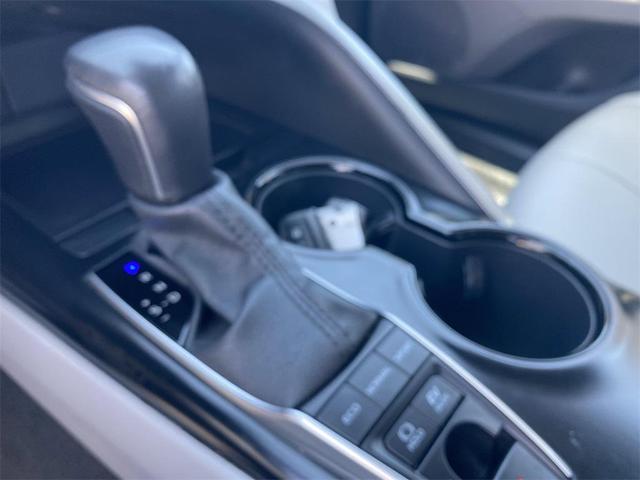 Photo of 2020 Super White Toyota Camry