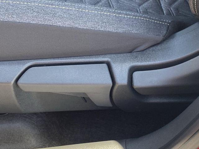 Photo of 2025 Scarlet Nissan Kicks