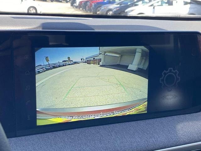 Photo of 2025 Scarlet Nissan Kicks