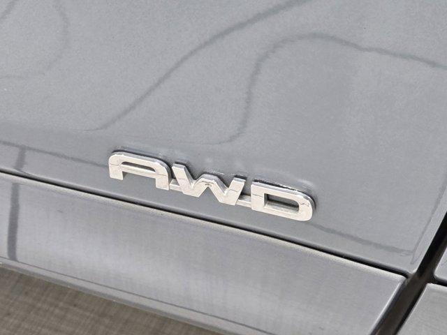 Photo of 2020 Moon Dust Toyota Highlander Hybrid