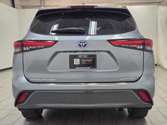Photo of 2020 Moon Dust Toyota Highlander Hybrid