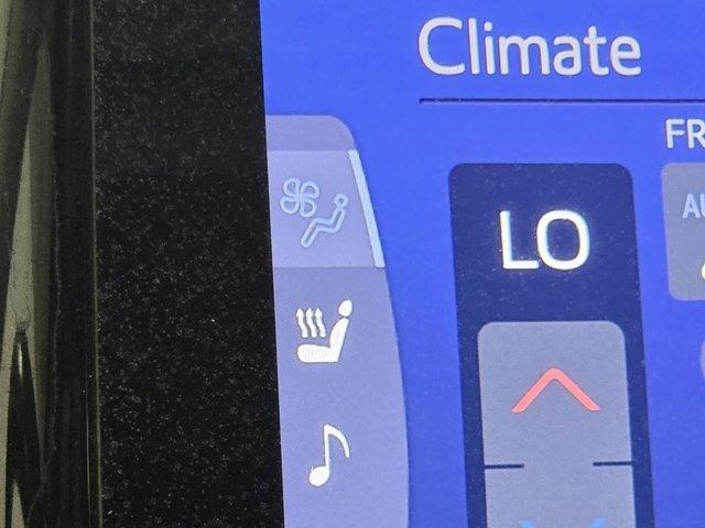 Photo of 2020 Moon Dust Toyota Highlander Hybrid