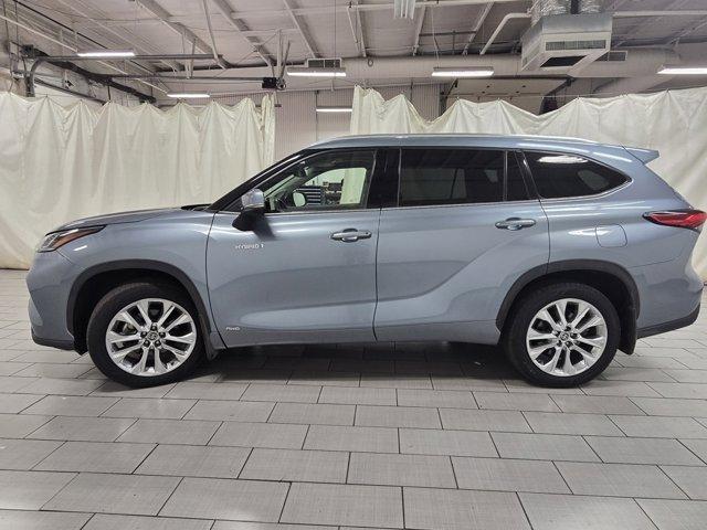 Photo of 2020 Moon Dust Toyota Highlander Hybrid