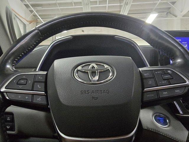 Photo of 2020 Moon Dust Toyota Highlander Hybrid