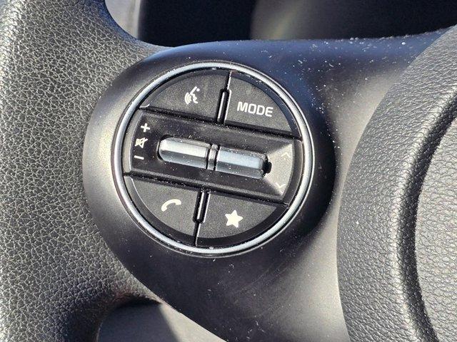 Photo of 2023 Snow White Pearl Kia Soul