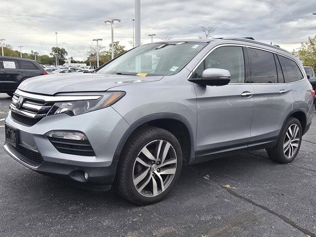 Photo of 2017 Gray Honda Pilot
