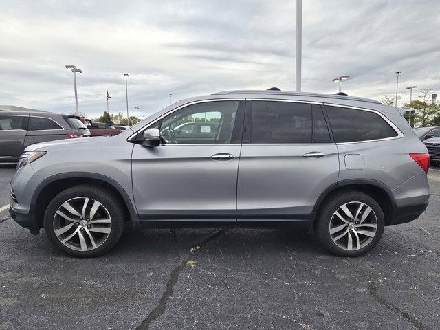Photo of 2017 Gray Honda Pilot