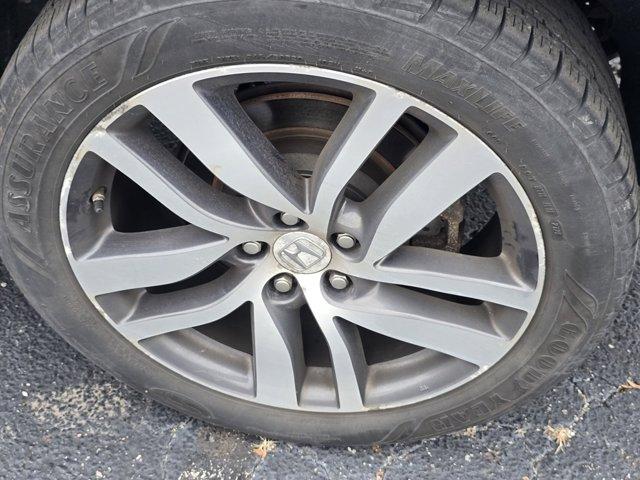 Photo of 2017 Gray Honda Pilot
