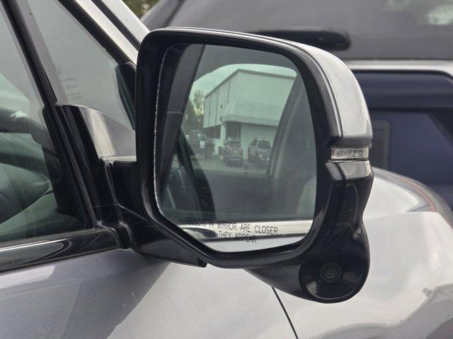 Photo of 2017 Gray Honda Pilot